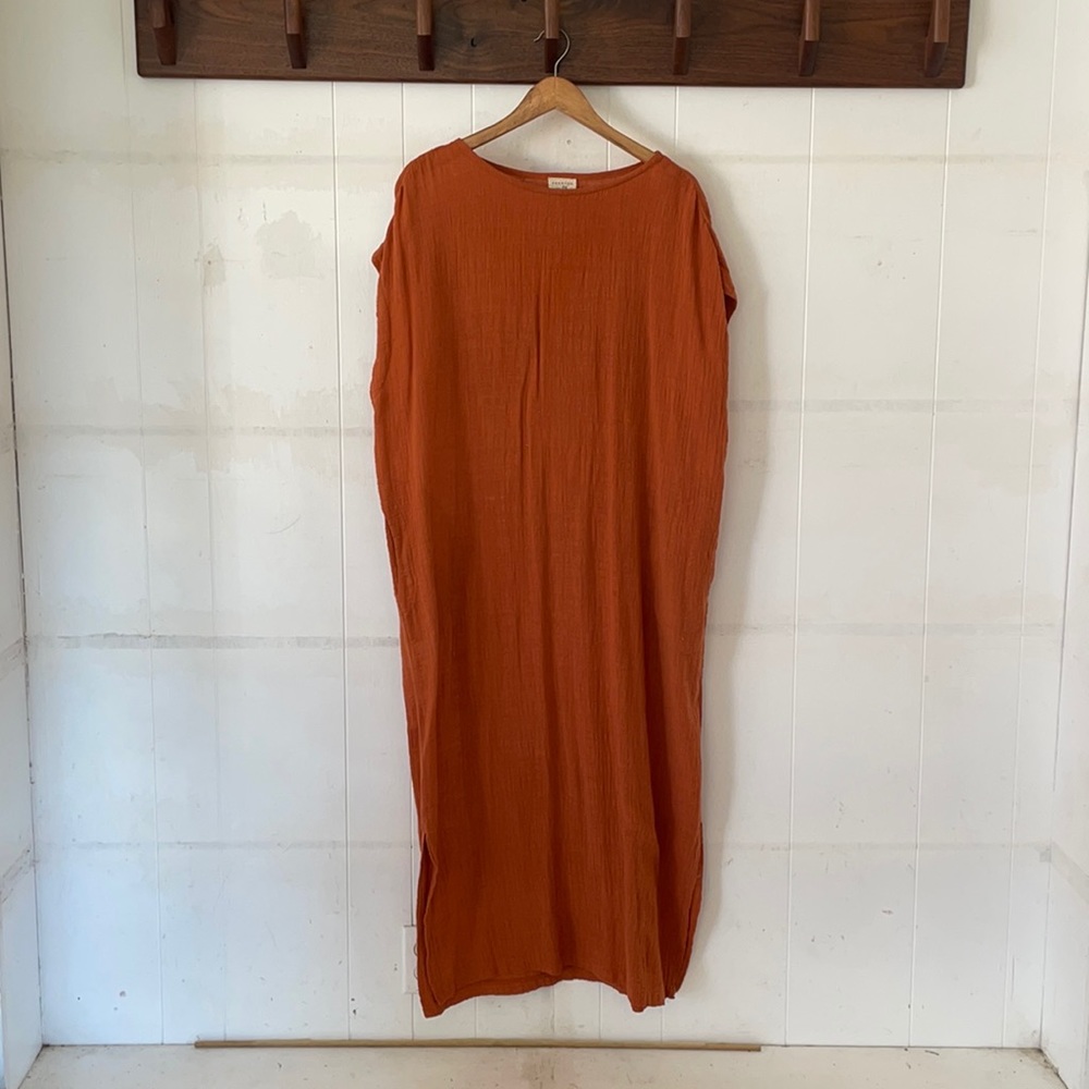 Barely worn Curator breezy caftan in Tabasco.
